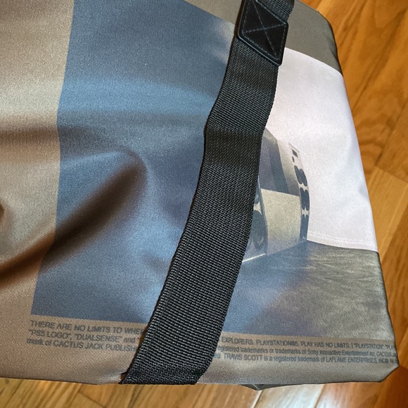 Travis Scott duffel bag - Picture 4 of 4
